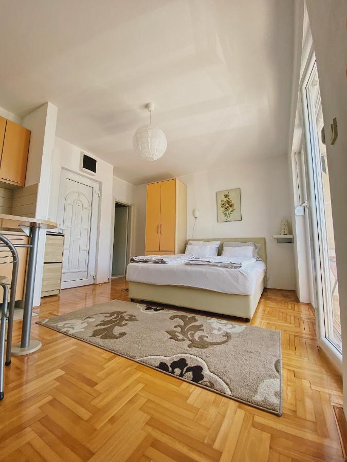 Apartments Bellevue - Otasevic 헤르섹 외부 사진