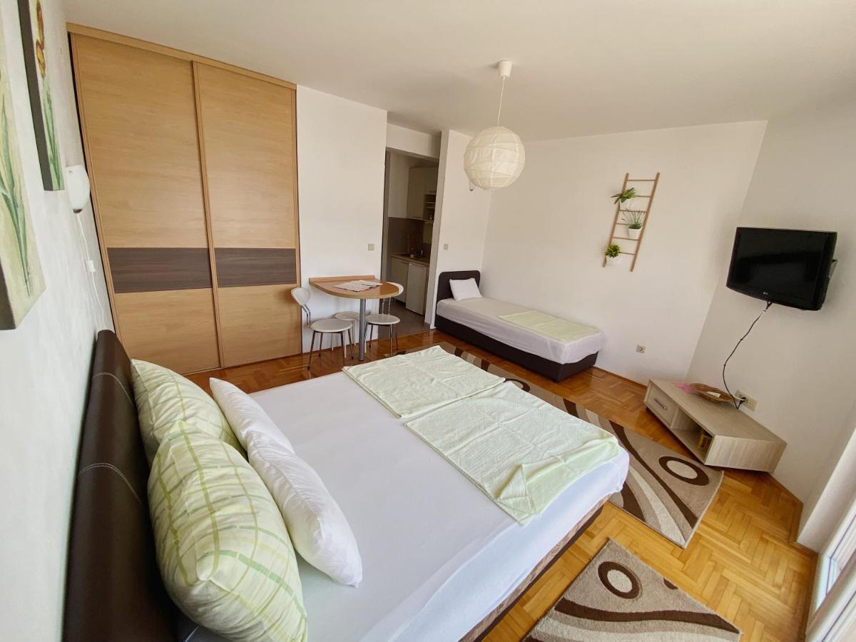 Apartments Bellevue - Otasevic 헤르섹 외부 사진