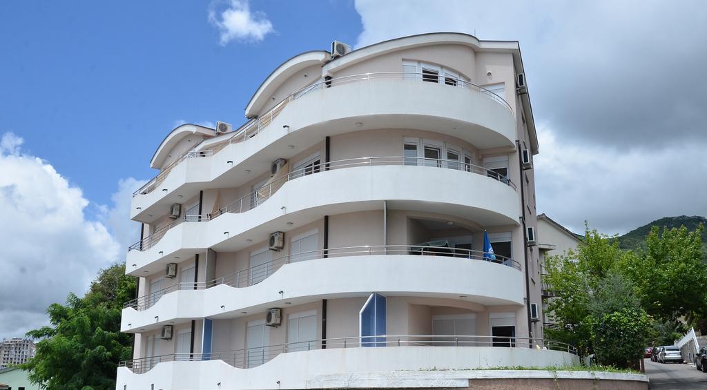 Apartments Bellevue - Otasevic 헤르섹 외부 사진